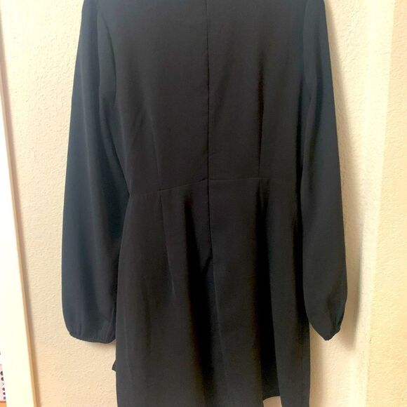 Black dress with front tie - Picture 2 of 3